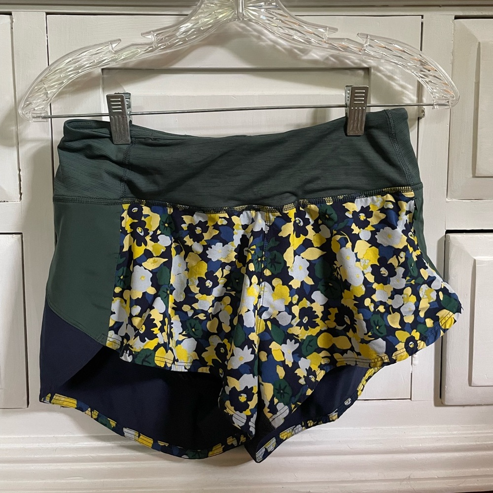Outdoor Voices Athletic Shorts 2.5 inch